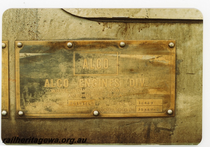 P16733
Mount Newman (MNM) Alco 251 engine makes plate showing serial and order numbers.
