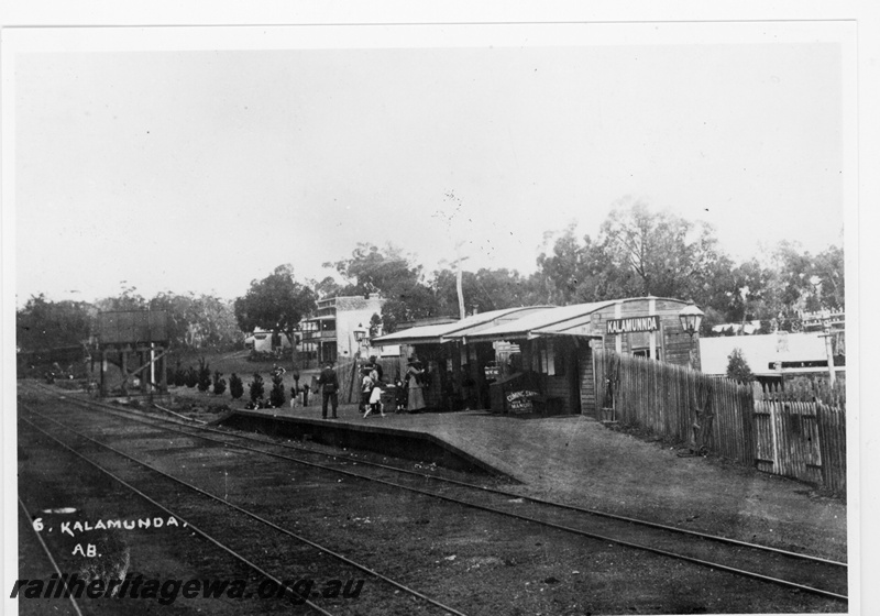 P16911
Kalamunda Station - hotel in background. UDRR line.
