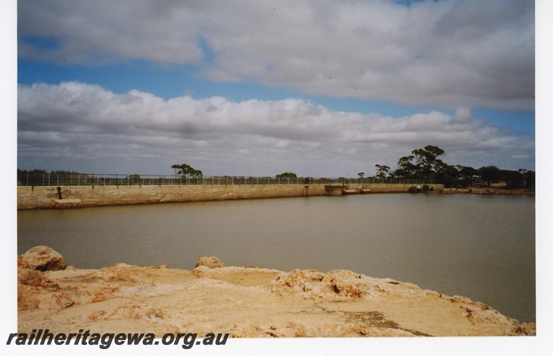 P16997
Concrete dam wall, dam lake flooded by recent rains, Niagara, KL line, view from dam lake 
