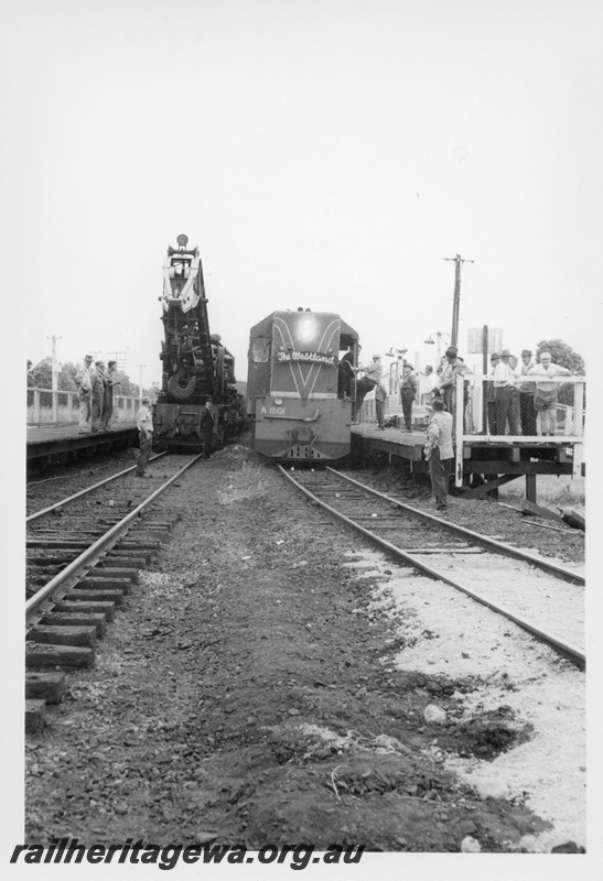 P17019
A class 1501 heading the 