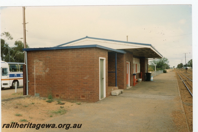 P19153
Morawa Station. Westrail Mercedes bus in background. EM line.
