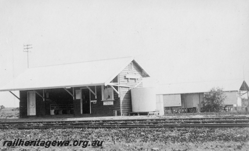 P19161
Commonwealth Railways (CR) station building, double size house at rear, TAR line, c1918-20
