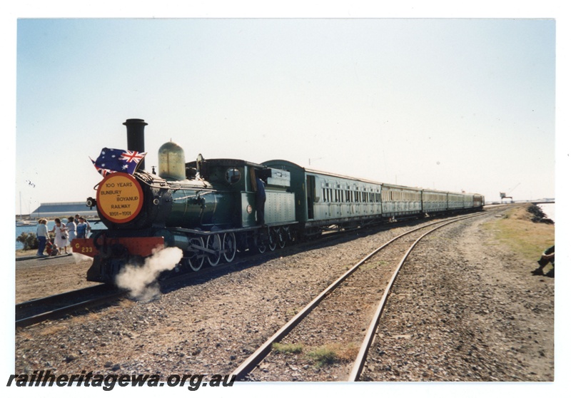 P19266
G class 233 with 