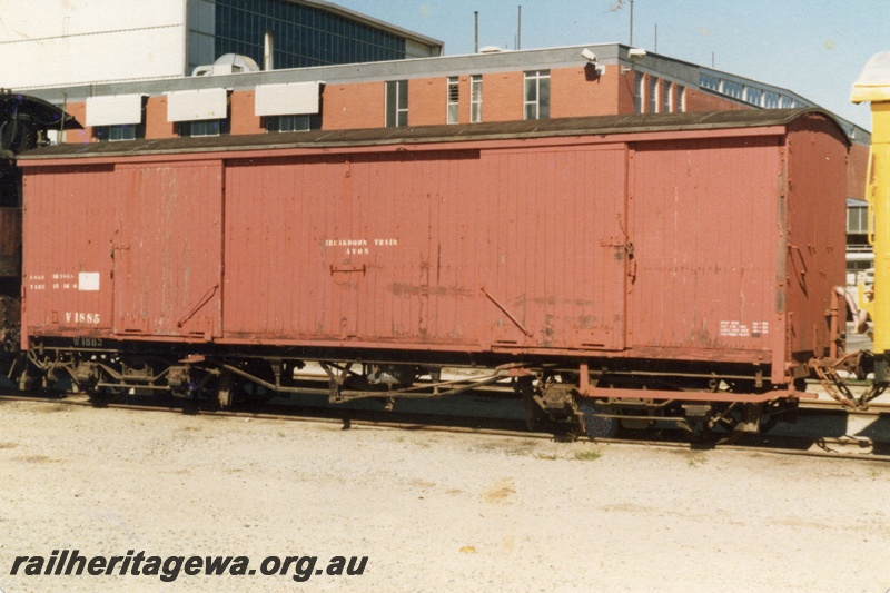 P19420
V class 1885 bogie van, brown livery with malthoid roof, 