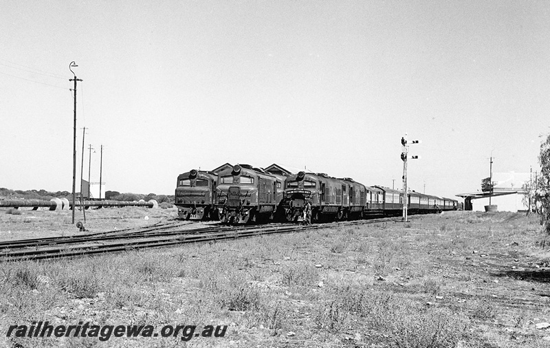 P20131
XA class diesels with 