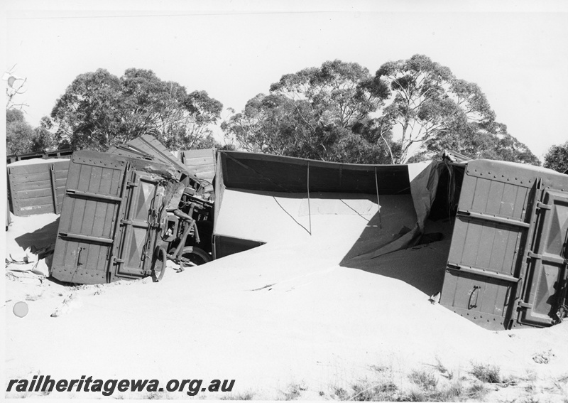 P20162
2 of 4 images of the derailed GH class wagons from No. 506 Goods between Calingiri and Piawaning, CM line
