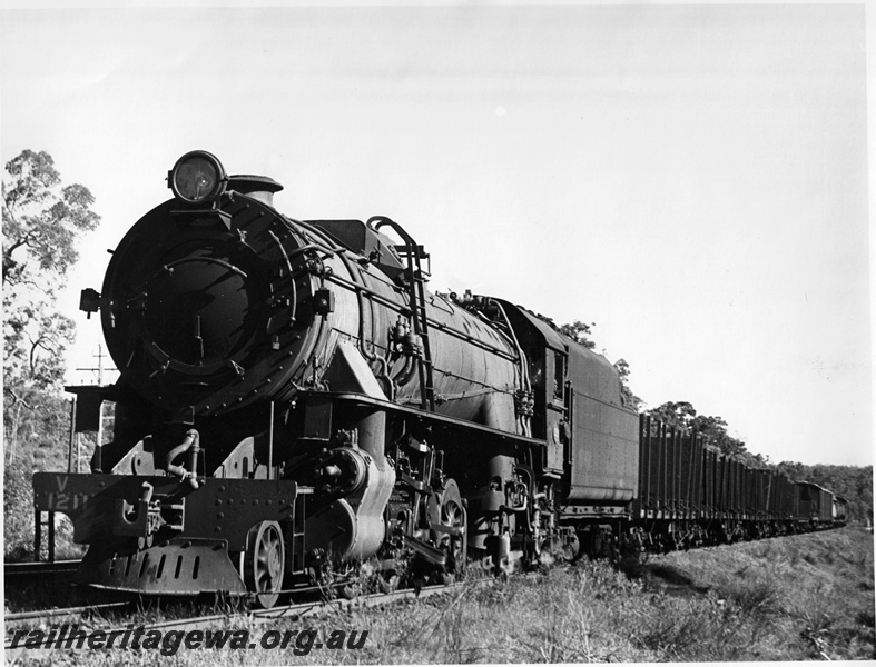 P20631
V Class 1211 on goods train, ER line
