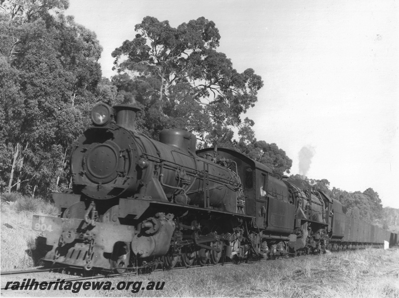 P20649
W Class 904 double heading with V Class, empty down coal train heading to Collie, BN line, same train as P20648
