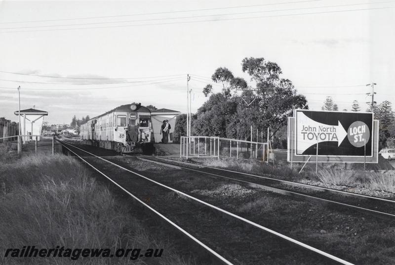 P20850
ADG class railcar set, bus shelter type station buildings, pedestrian crossing, Lock Street station, view along the tracks looking east
