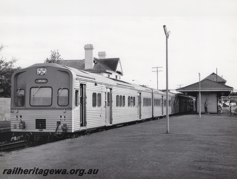 P20851
ADC class 851 railcar trailer heading a 