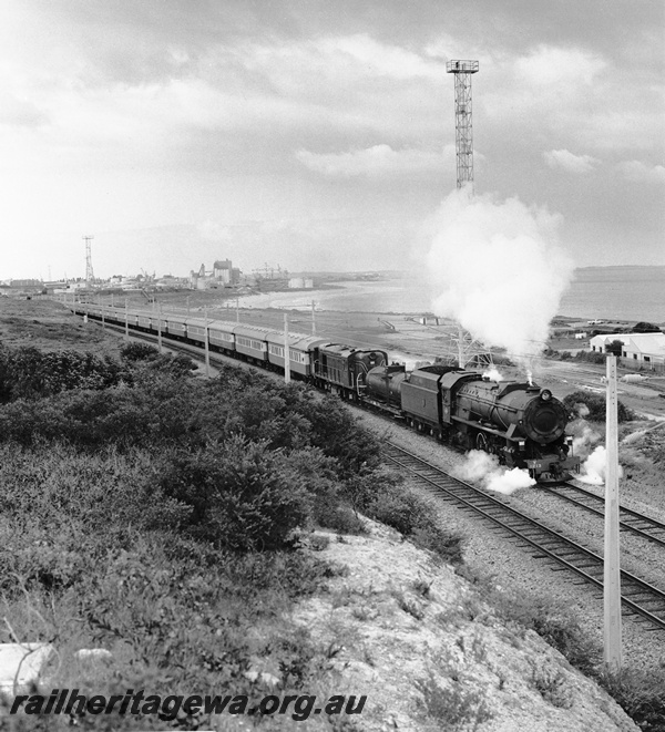 P20853
V class 1213 with C class 1703 on a Hotham Valley (HVTR) train of South African carriages, Leighton, ER line, view along the train
