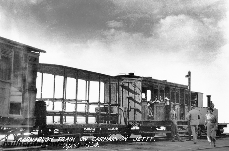 P20906
Carnarvon Jetty - train hauled by  Loco 