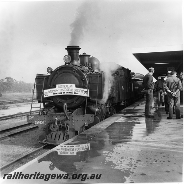 P20949
DD class 592, XA class 1405, double heading ARHS tour to Mogumber, ARHS member Dav Merrin on the platform,  tourists, platform, canopy, Midland terminal, ER line ,front and side view from platform
