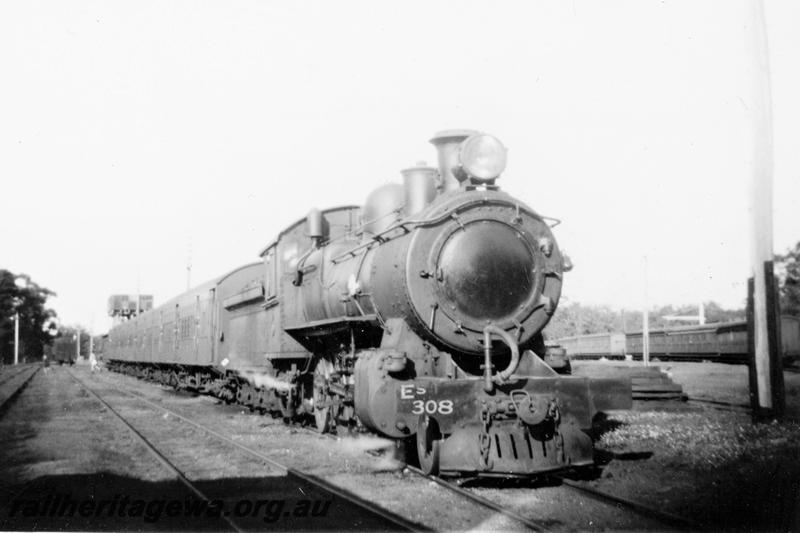 P21408
ES class 308 on Mundaring branch passenger train, signals, sidings, carriages, Chidlow, ER line, side and front view
