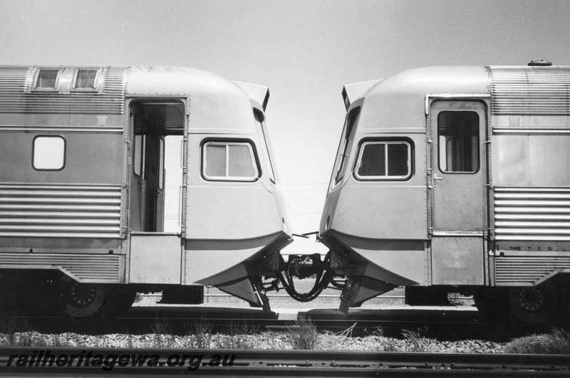 P21663
Nose to tail coupling of 2 