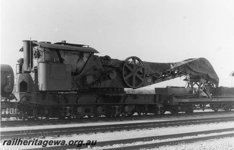 P21705
Cravens 25 ton breakdown crane No. 23, U Class 1730 match wagon, West Merredin, EGR line, view from trackside
