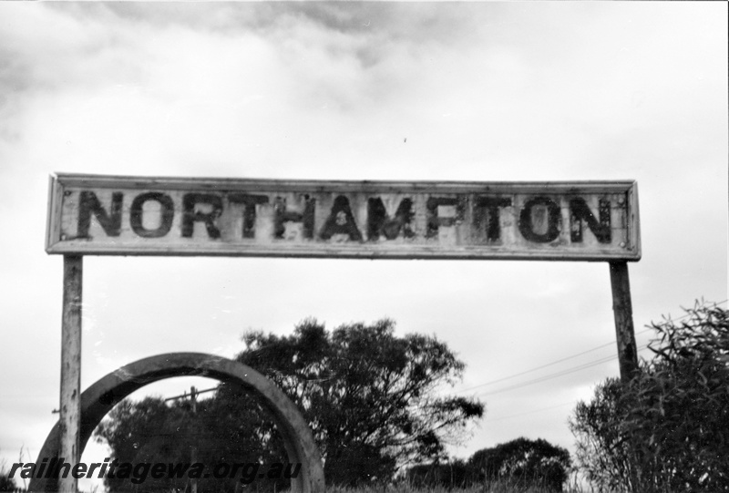 P21996
Nameboard, Northampton, GA line
