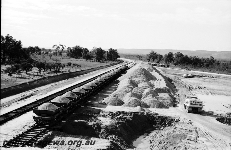 P22099
Standard gauge railway construction near Kenwick. SWR line.
