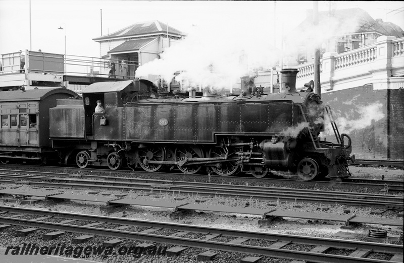 P22318
DD class 597 Perth station.ER line.
