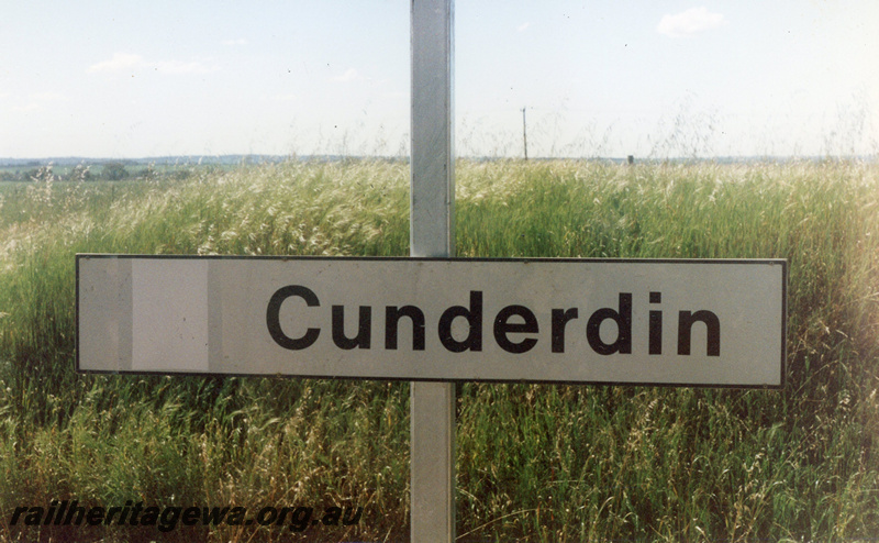 P22393
Station nameboard 