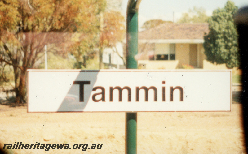 P22394
Station nameboard 