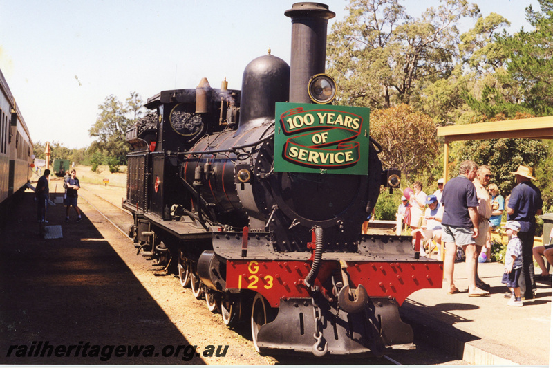 P22457
G class 123 with a sign on the front 