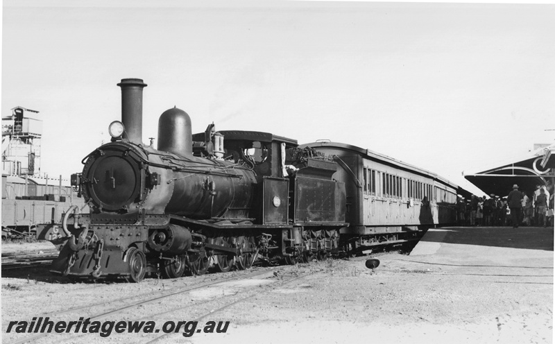 P22546
G Class 123, Vintage Train, Bunbury Station
