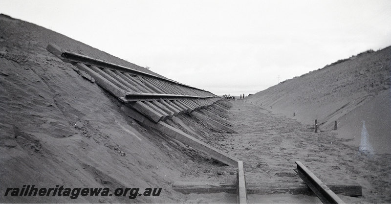 P22915
Regrading & Deviation at Indarra NR line 30 June 1935 6 of 7, tracks, cutting, view from in cutting
