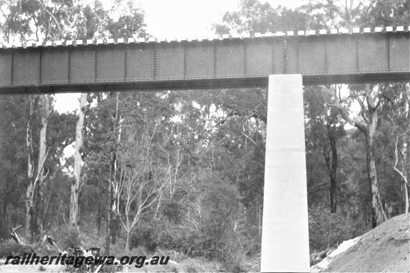 P22950
3 of 5 views of the construction of Hamilton River bridge near Moorehead. BN line. Steel girders on concrete pylons
