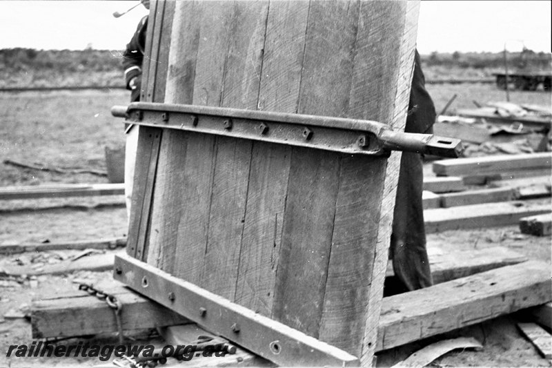 P22973
Ballast loading ramp
