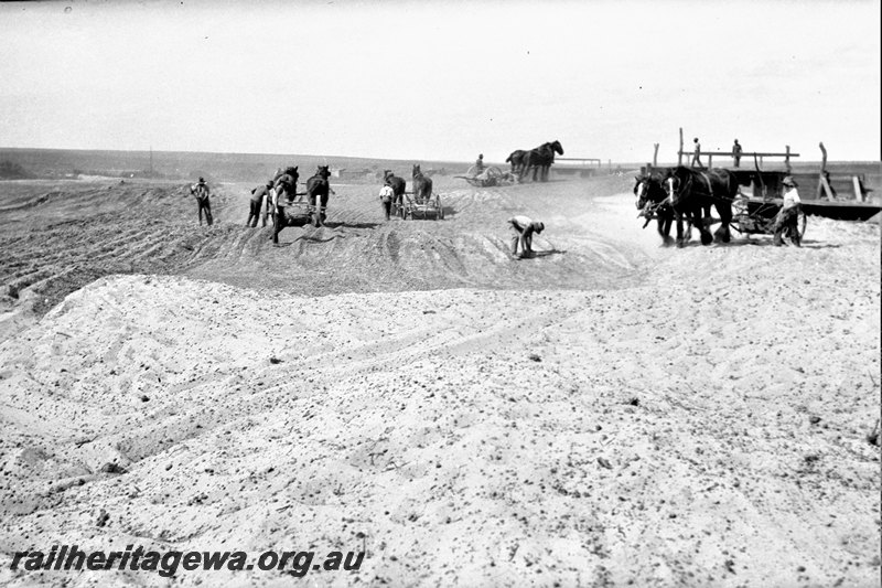 P22987
Eradu bridge Greenough River construction.NR line.
