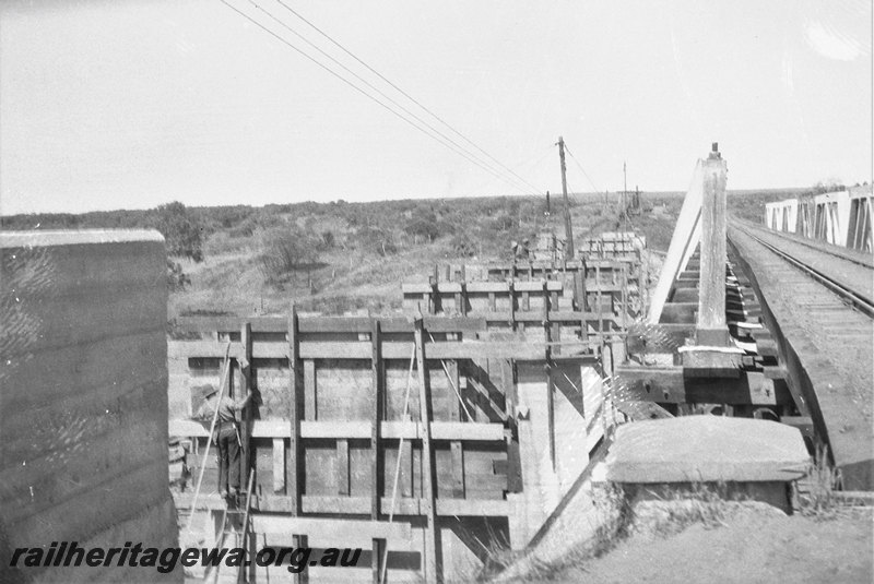 P22997
Eradu bridge Greenough River construction. NR line

