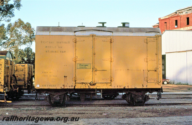 P23045
EB class storage van 15322, York, GSR line, side view
