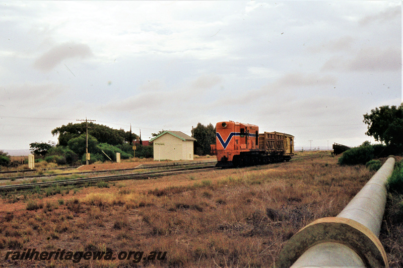 P23079
Y class 1108, wagon, van, station building, platform, pipeline, Narngulu, NR line, front and side view from trackside
