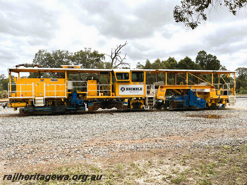 P23158
Brimble Rail maintenance vehicle TMN420, Mooliabeenie, MR line, side view
