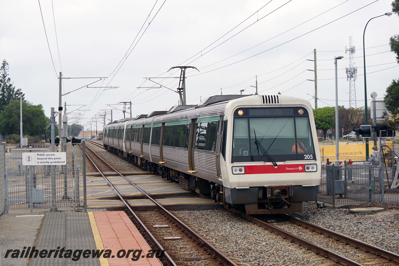 P23178
A series EMU set 5, platform end, level crossing, Oats Street, SWR line, side and front view
