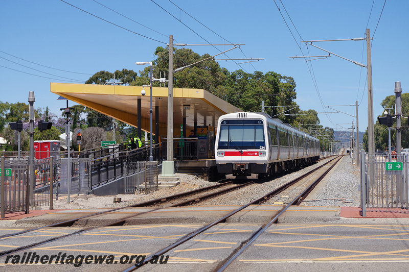 P23188
A series EMU set 34, platform, canopy, walkway, level crossing, Beckenham, SWR line, end and side view
