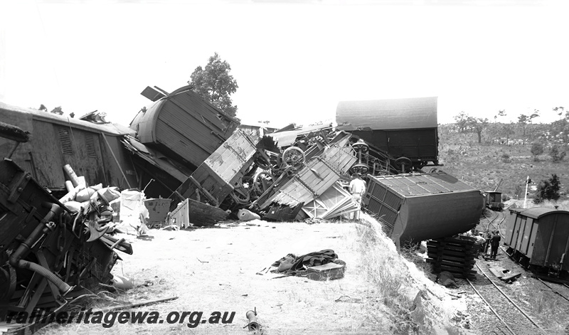 P23273
Swan View derailment. Driver fatally injured
