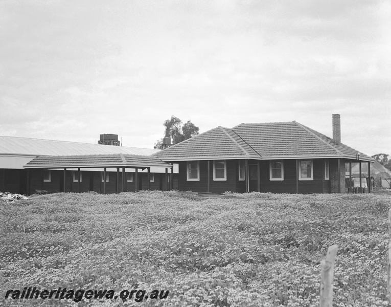 P23352
Northam Barracks. Water tower with twin 25,000 gallon cast iron tanks in background. ER line. This building is adjacent to the building in P23300.
