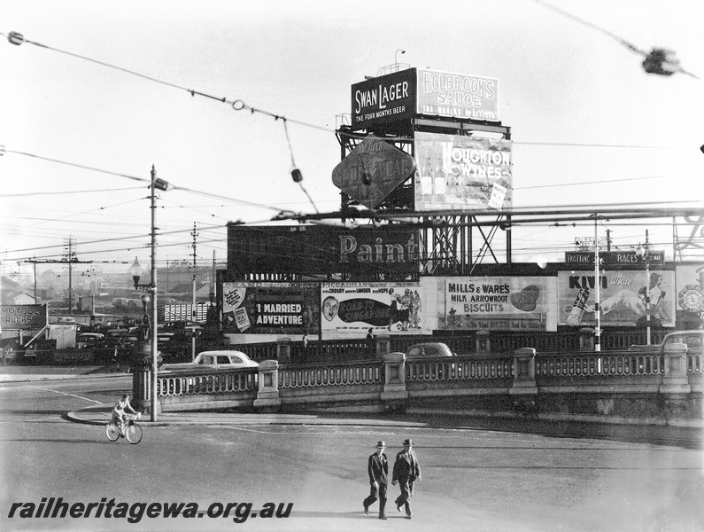 P23614
Water tank with 
