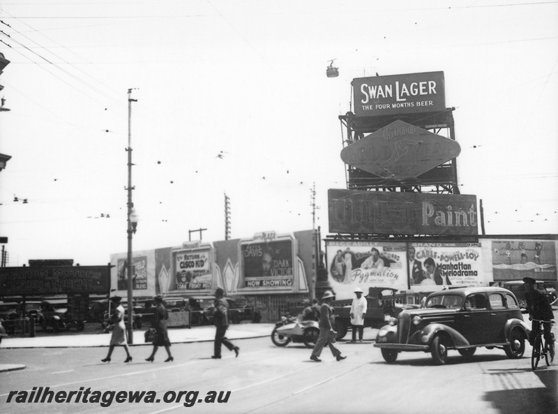 P23622
Water tank with 
