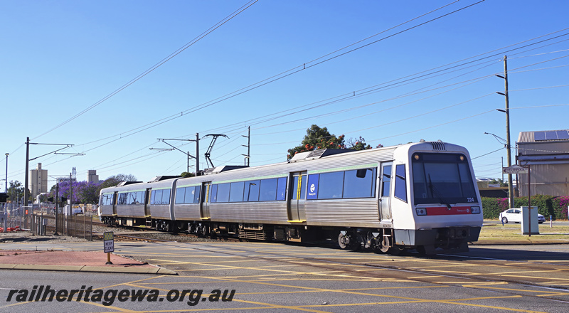 P23651
AEA class 224, AEB class 324, comprising EMU set 24, level crossing, Welshpool, SWR line, side and front view
