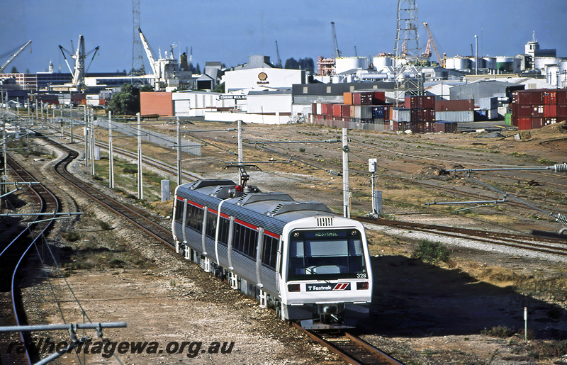 P23655
AEB class trailer 328, AEA class 228, comprising EMU set 28, container port in background, Fremantle, ER line, side and end view

