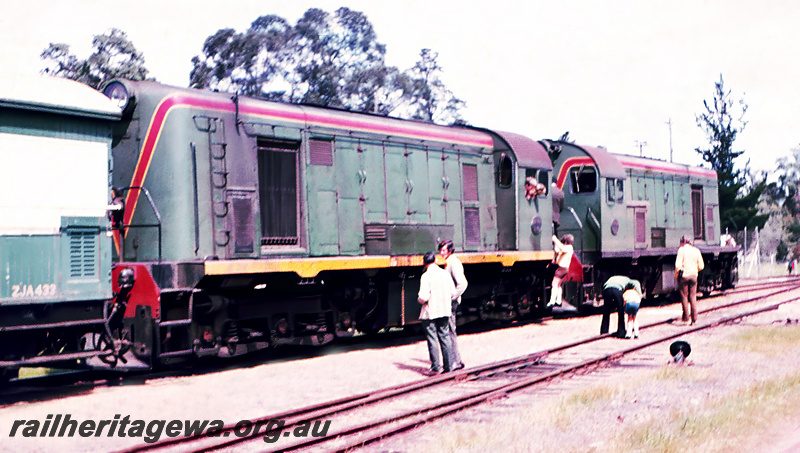 P23671
MRWA  F class 41 and another diesel loco double heading ARHS tour train to Dwellingup, PN line, front and side view
