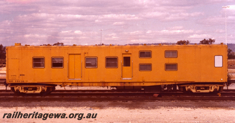 P23684
WSC class 30630  breakdown crew living van - side view
