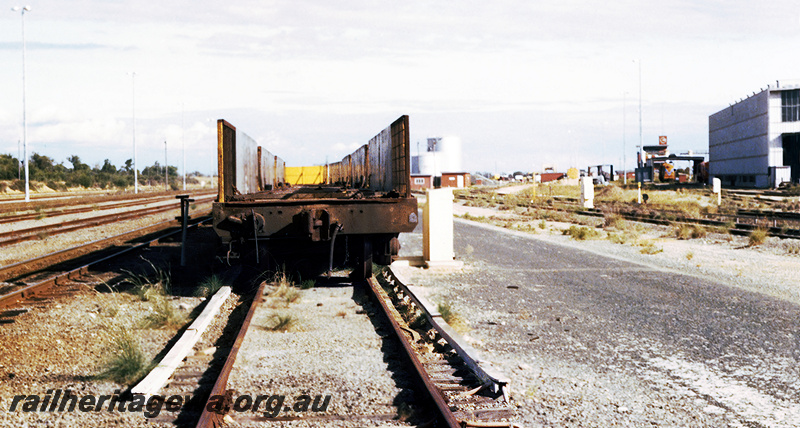 P23697
WSFY class standard gauge sleeper wagon - end view

