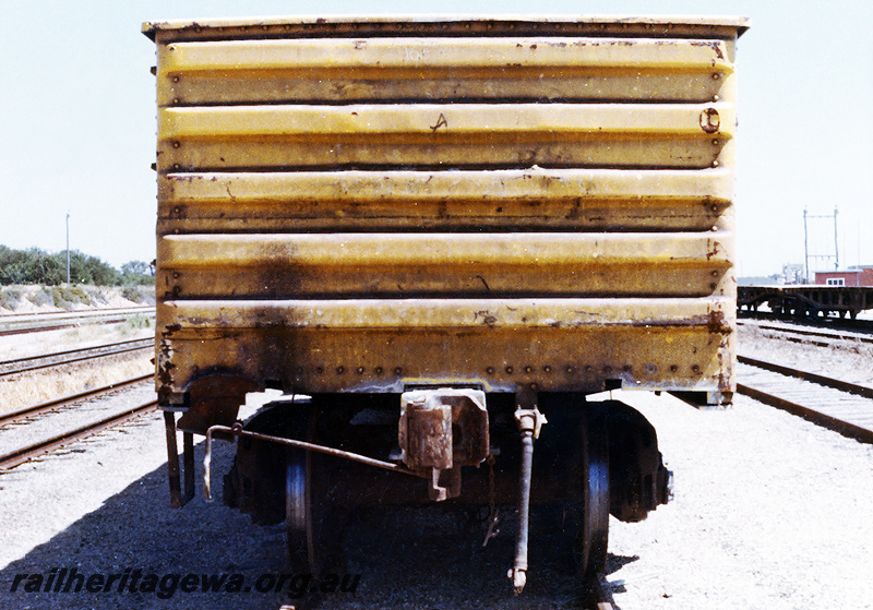 P23710
WOAS class standard gauge  superphosphate wagon - end view
