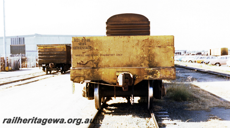 P23726
WSL class 30650  standard gauge bogie carrying wagon - end view
