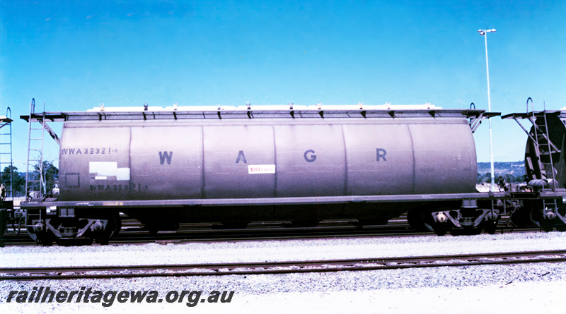 P23735
WWA class 32321 standard gauge grain wagon  - side view
