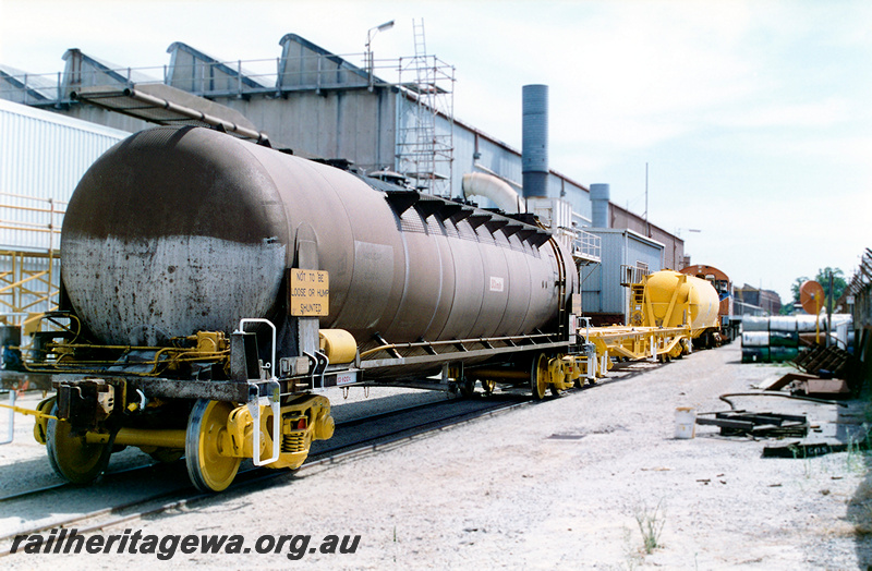 P23744
WJP class fuel tanker standard gauge 
